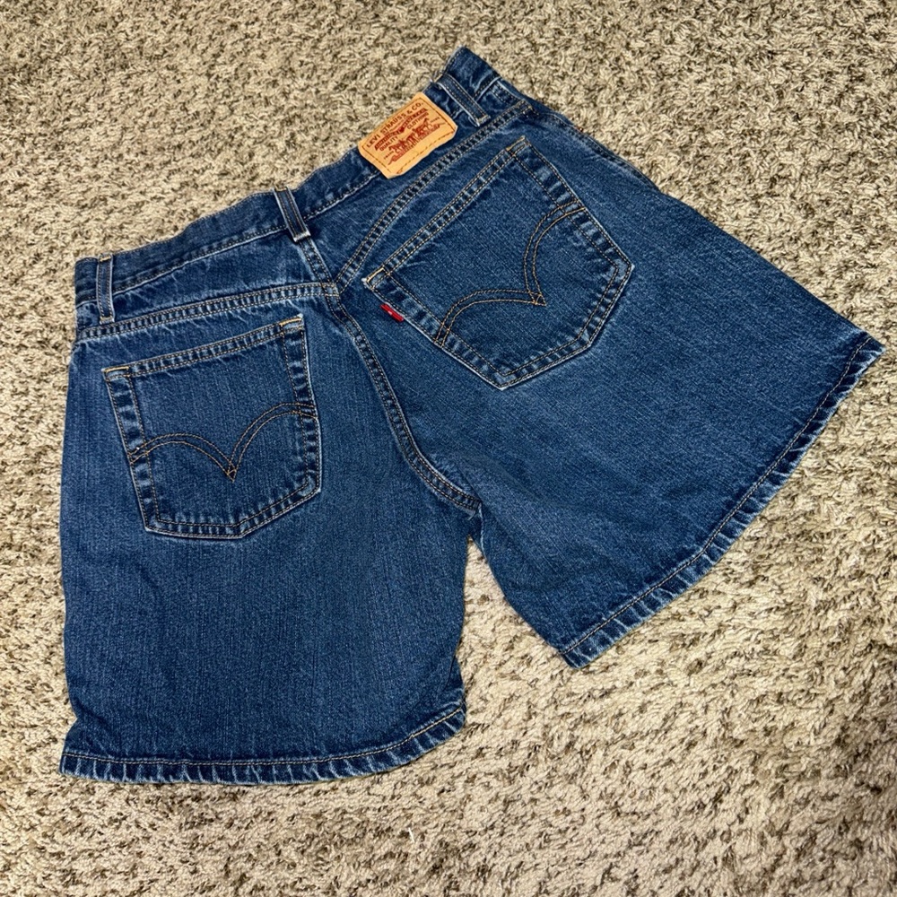 Levi’s Vintage women’s 550 Relaxed fit shorts in dark blue size 12.